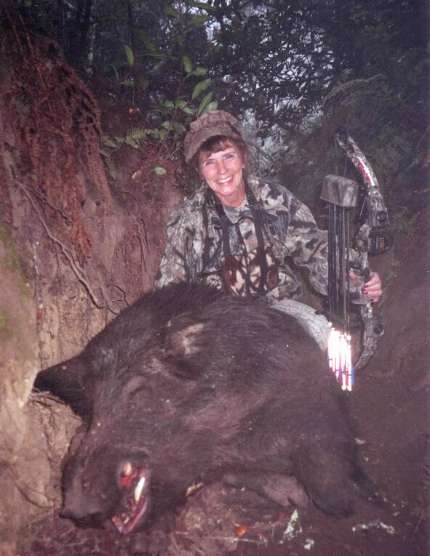 ladybowhunter_2299.jpg